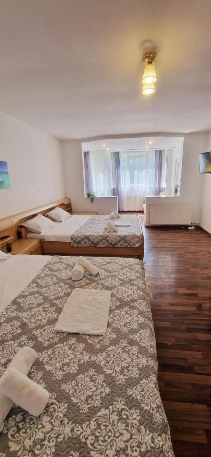 בראשוב Stephanie Apartment-Centru Civic מראה חיצוני תמונה