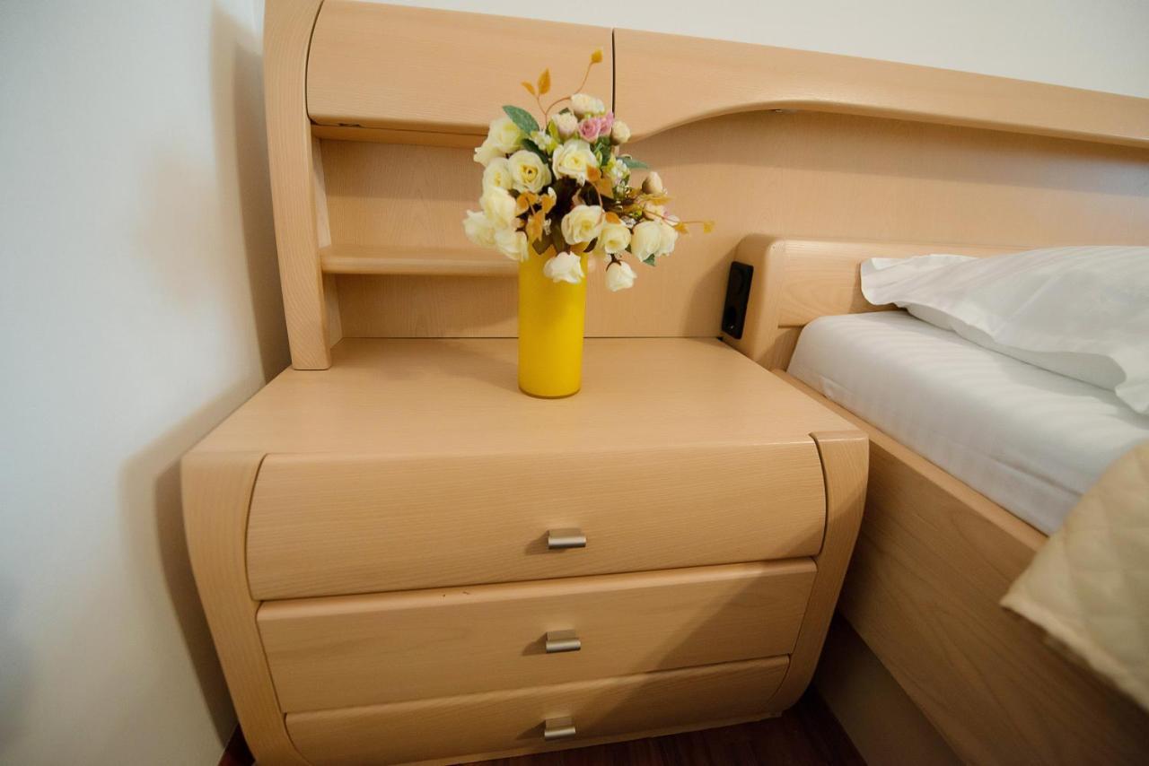 בראשוב Stephanie Apartment-Centru Civic מראה חיצוני תמונה