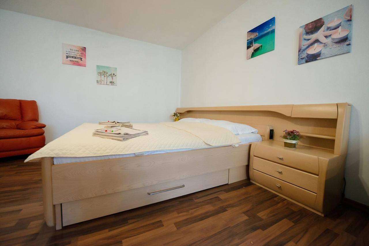בראשוב Stephanie Apartment-Centru Civic מראה חיצוני תמונה
